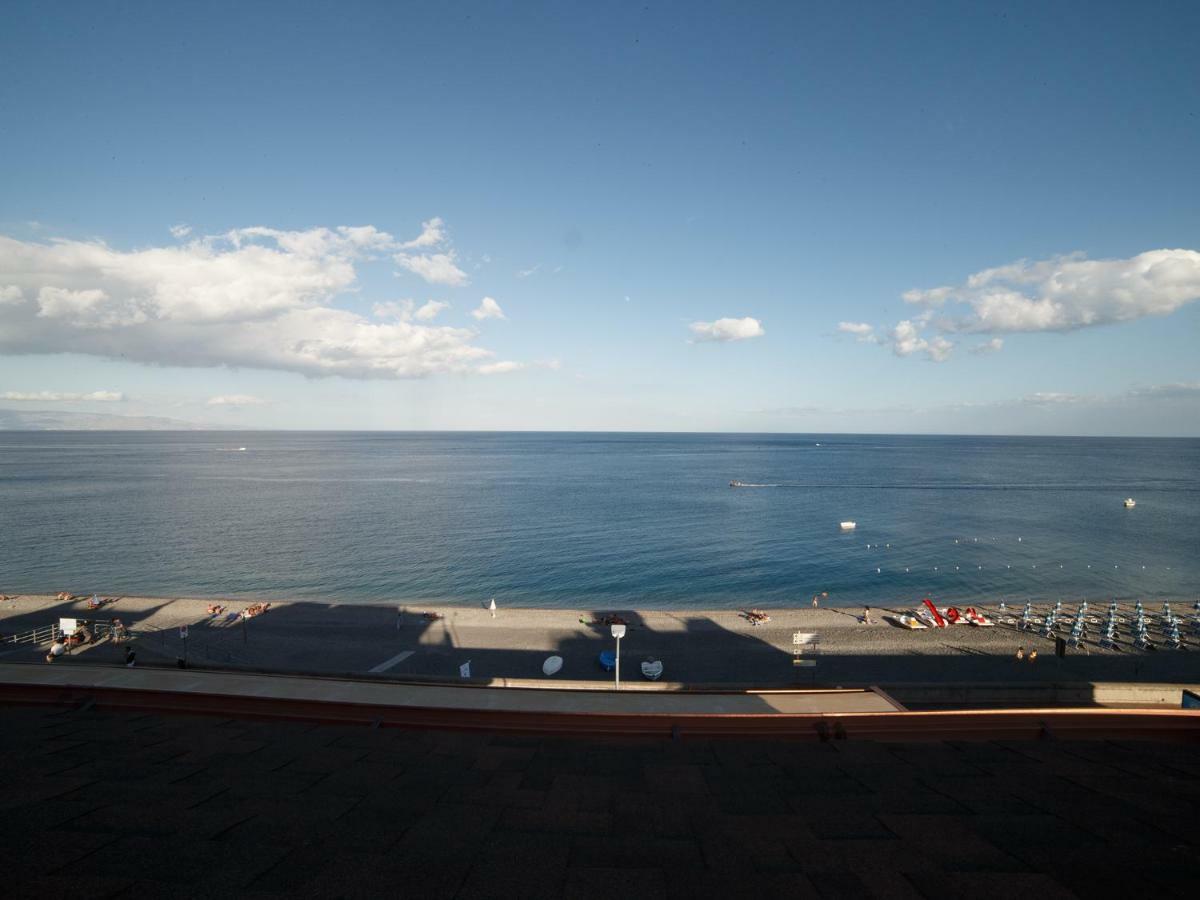 Marina Di Savoca Apartman Santa Teresa di Riva Kültér fotó