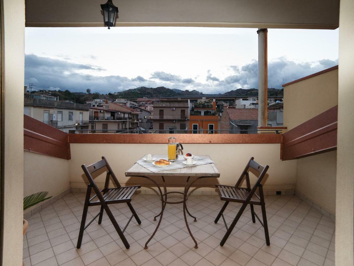Marina Di Savoca Apartman Santa Teresa di Riva Kültér fotó