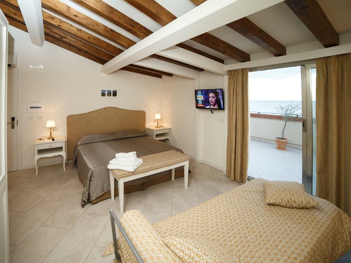 Marina Di Savoca Apartman Santa Teresa di Riva Kültér fotó