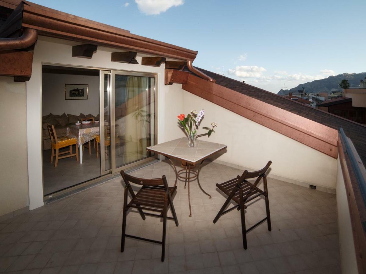 Marina Di Savoca Apartman Santa Teresa di Riva Kültér fotó